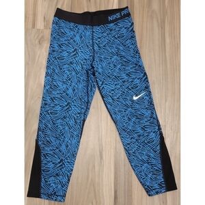 Nike Pro Capri Leggings_size medium